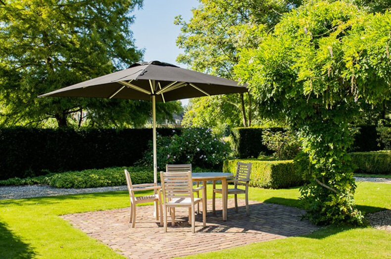 Sonnenschirme für den Garten – Darauf solltest du beim Kauf achten
